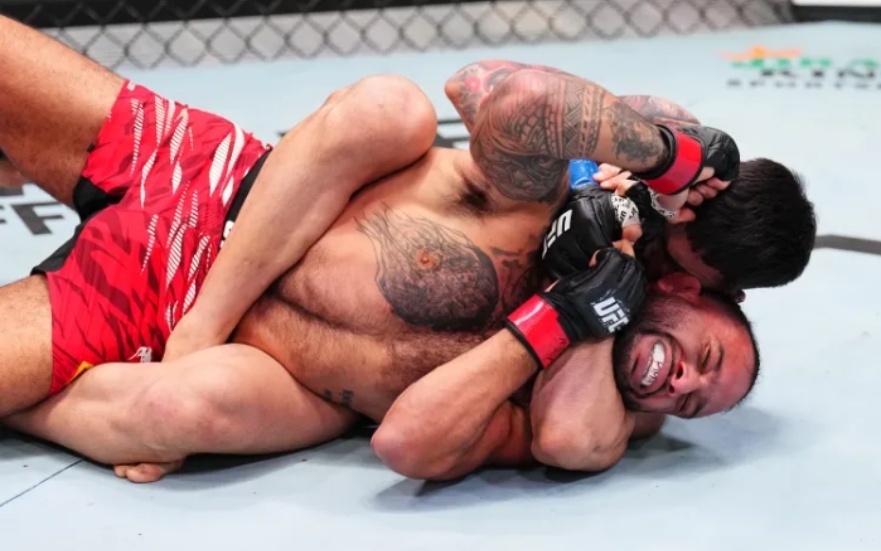 فضيحة محتملة في UFC.. تحقيق بشأن نزال مثير للجدل