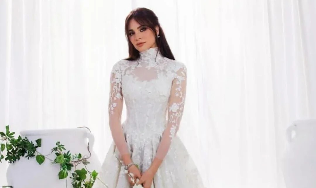 الصورة الأولى للعروسين.. ربيع هنيدي يفجر مفاجأة زواج آمال ماهر