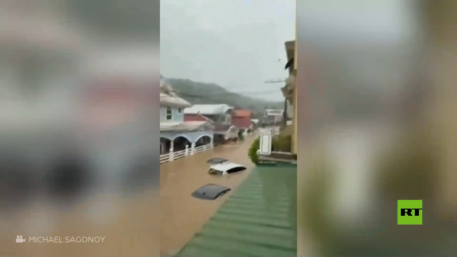 سيارات تطفو في الشوارع إثر إعصار مميت ضرب الفلبين