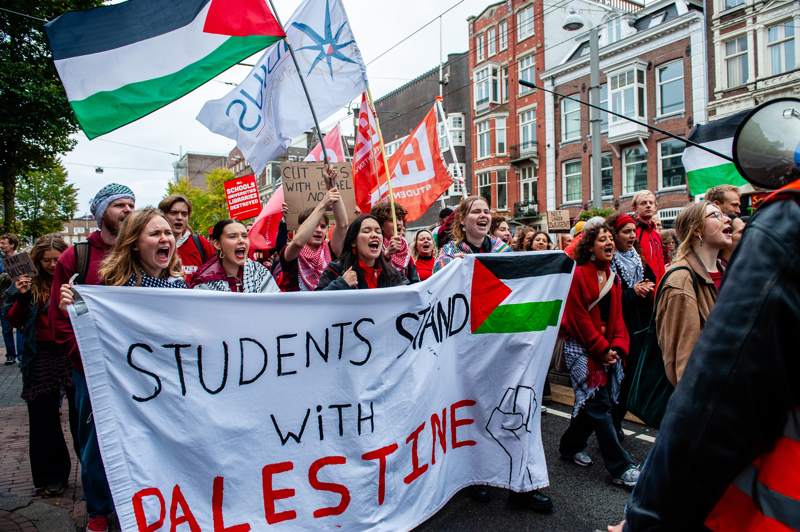 أمستردام تمنع حفل "الحانوكا" اليهودي بسبب مشاركة "مغن عسكري" في الجيش الإسرائيلي