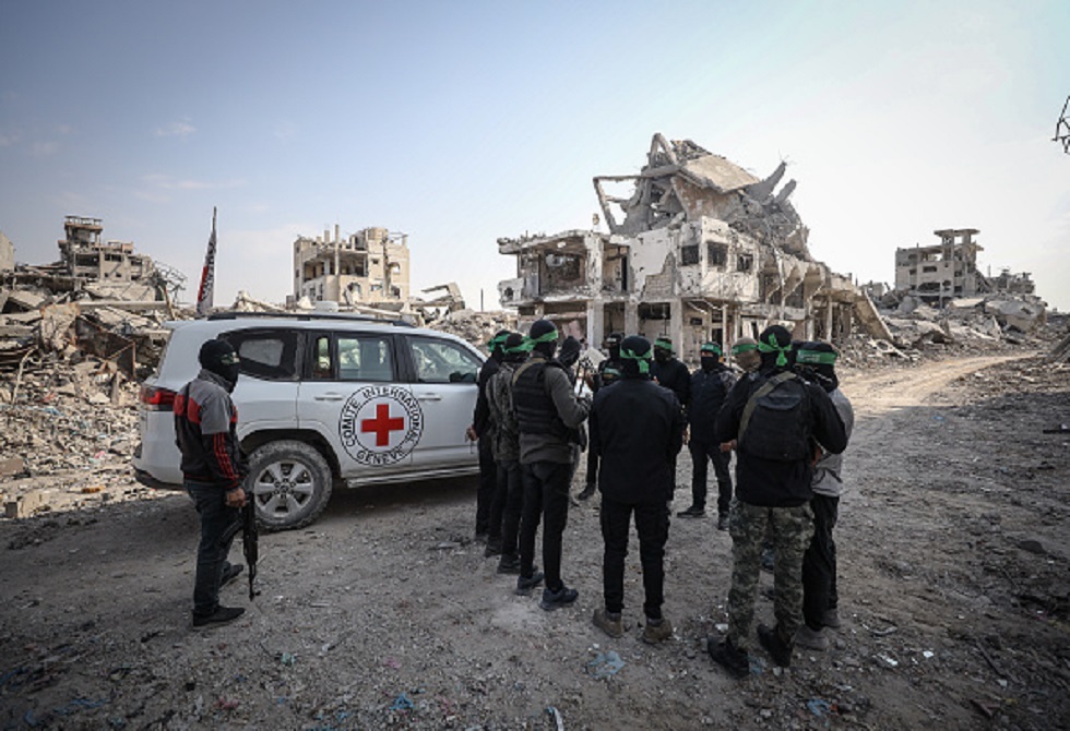 إسرائيل تعلن تسلمها رفات رهينة ونقله إلى معهد الطب الشرعي