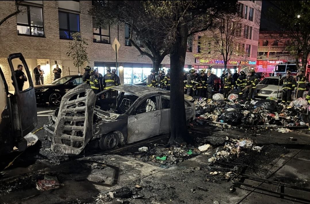 انفجار سيارة في نيويورك يصيب 7 من رجال الإطفاء (فيديو)