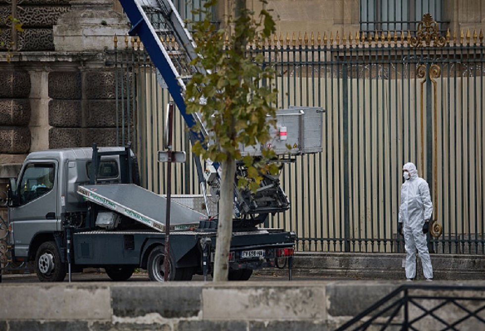 اعترافات لص اللوفر.. شخصية مشهورة برياضة كمال الأجسام وسباق الدراجات (فيديو+صور)