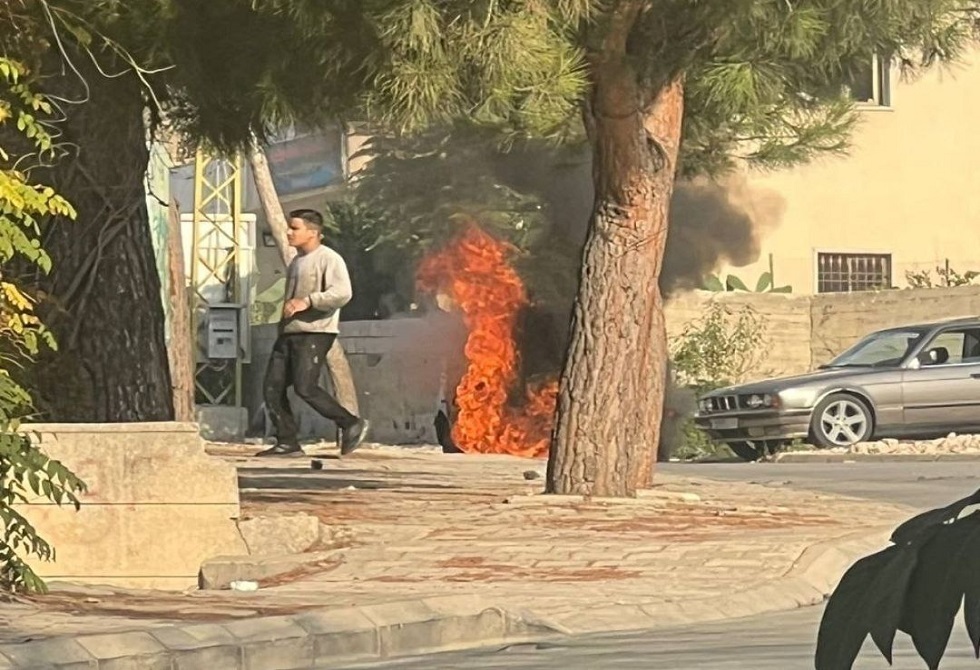 الصحة اللبنانية: 7 جرحى حصيلة استهداف مسيرة إسرائيلية سيارة في الجنوب (فيديو+صور)