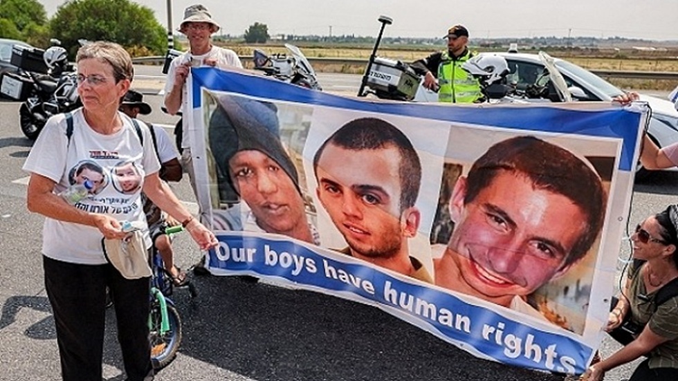 "القسام" تستخرج رفات الضابط هدار غولدن ورئيس أركان الجيش الإسرائيلي يتوجه لمنزل عائلته..(فيديو)