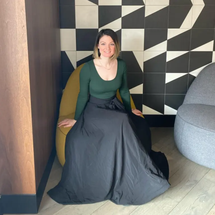 راقصة تعر سابقة تكشف فضائح عن النوادي الليلية في أمريكا