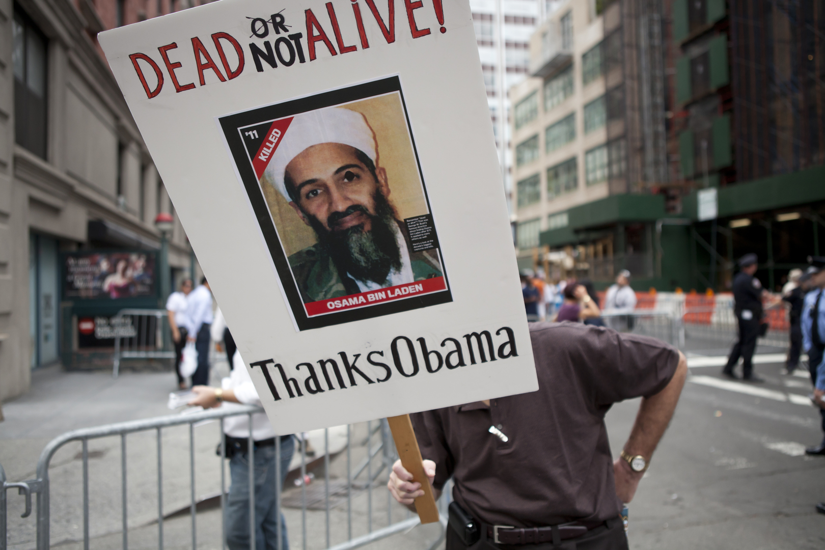 فنان عالمي يكشف كيف علم بمقتل أسامة بن لادن قبل إعلان أوباما!