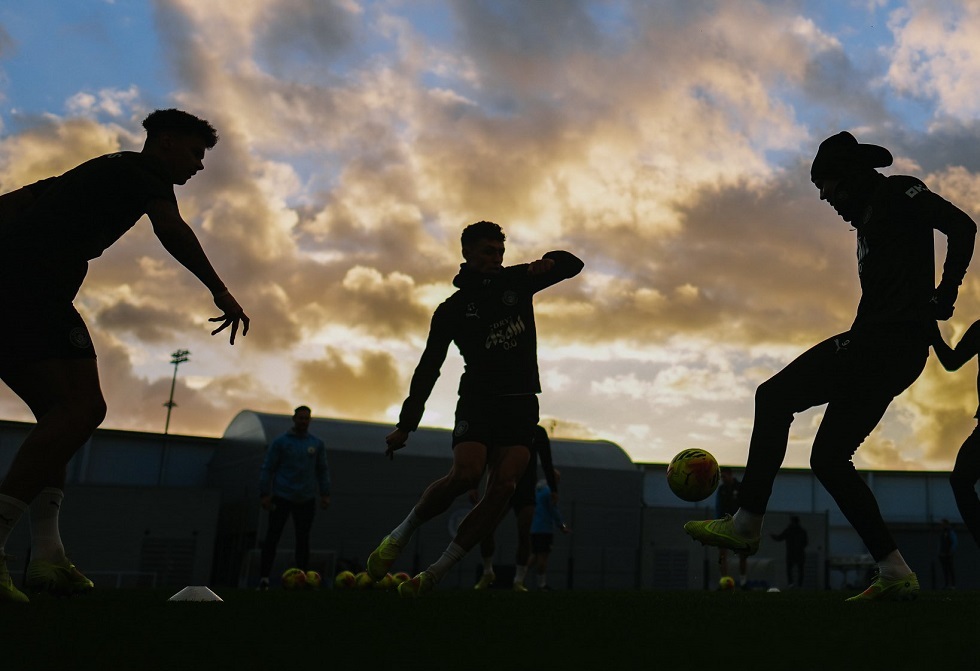 مانشستر سيتي يستضيف ليفربول في قمة على "صفيح ساخن".. الموعد والتشكيلة والقنوات الناقلة