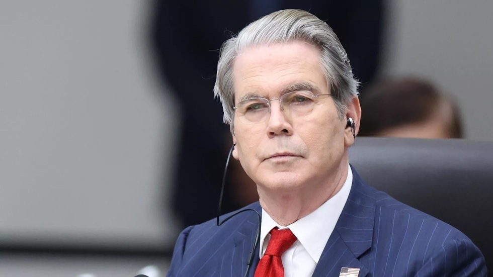 وزير الخزانة الأمريكي يحذر من تدهور الوضع الاقتصادي بسبب الإغلاق الحكومي