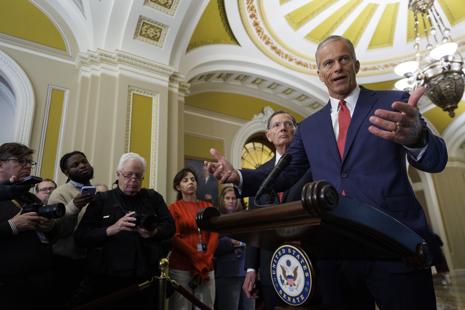 زعيم الجمهوريين في مجلس الشيوخ: التوصل إلى اتفاق مع الديمقراطيين بشأن الإغلاق الحكومي قريب