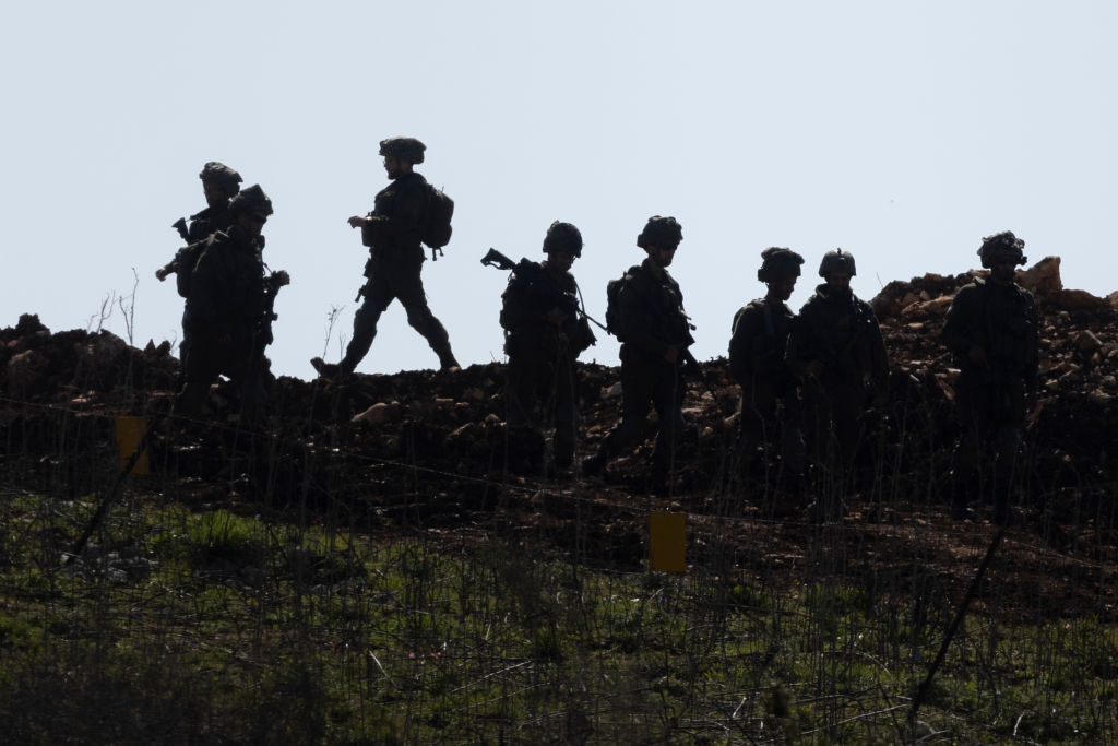 مصادر لـ"رويترز": إسرائيل تضغط على الجيش اللبناني لتفتيش المنازل بحثا عن أسلحة "حزب الله"