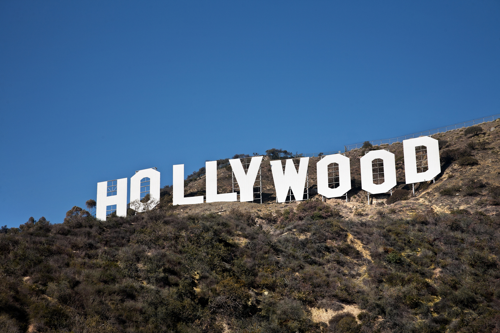 أيقونة هوليودية في مرحلة الاحتضار بعد صراع مؤلم مع الخرف