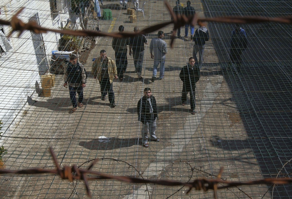 المرصد الأورومتوسطي يحذر من مشروع قانون إسرائيلي يفرض عقوبة الإعدام على الأسرى الفلسطينيين