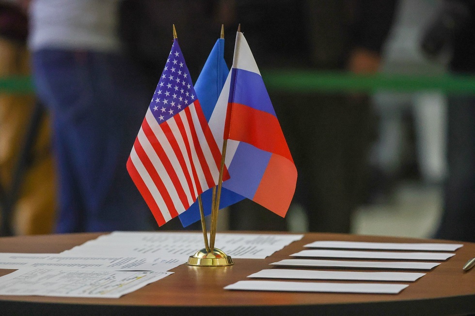 "إزفستيا": موسكو وواشنطن تبحثان عن مكان لعقد لقاء برلماني