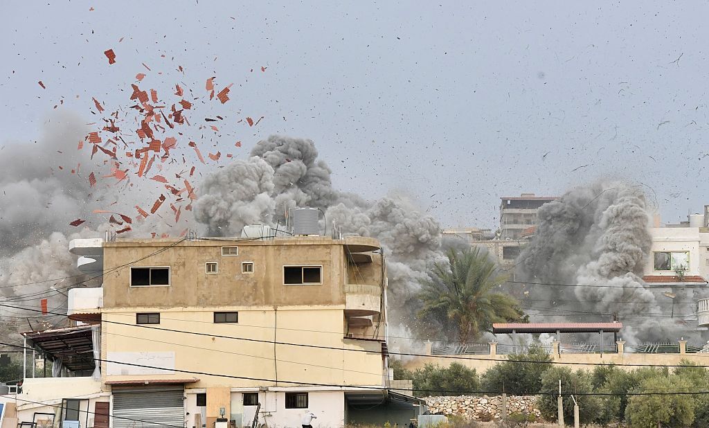 "يديعوت أحرونوت": الجيش الإسرائيلي يستعد لتنفيذ عملية هجومية ضد "حزب الله" في لبنان