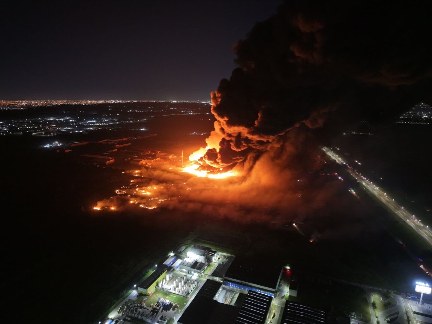 الأرجنتين.. انفجار في مصنع للأسمدة يصيب أكثر من 20 شخصا (فيديو )