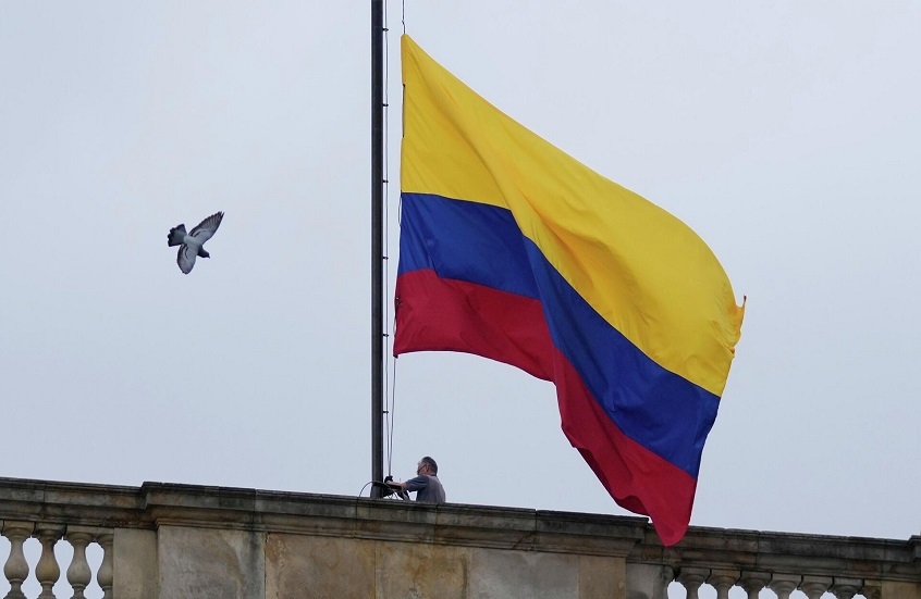 مسؤولون كولومبيون: مقتل 7 أطفال في غارة جوية ضد جماعة متمردة في البلاد