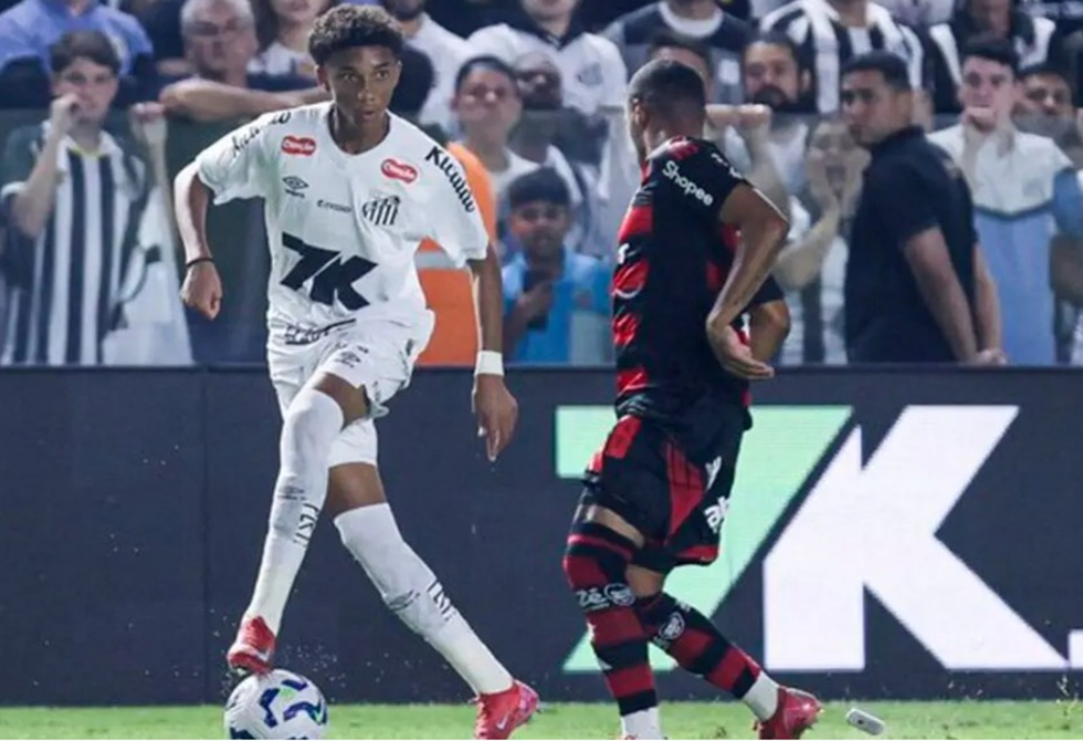 نجل روبينيو يخطف الأنظار من نيمار وينتشل سانتوس من منطقة الهبوط بالدوري البرازيلي (فيديو)