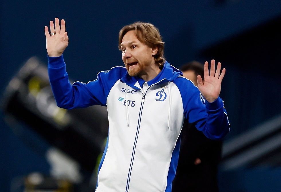 مدرب منتخب روسيا يعلن رحيله عن فريق دينامو موسكو