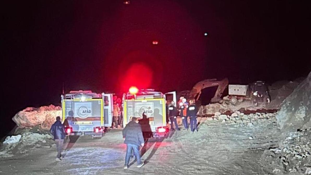 تركيا.. فرق الإنقاذ تطلق عمليات بحث عن مدير منجم حديد إثر انهيار للتربة