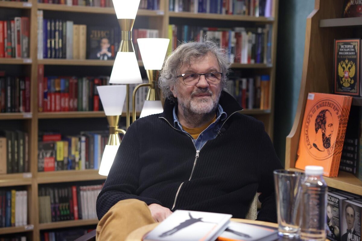 المخرج الصربي إمير كوستوريتسا يكشف عن فكرة سينمائية استثنائية تحاكي أحداث العملية العسكرية الخاصة