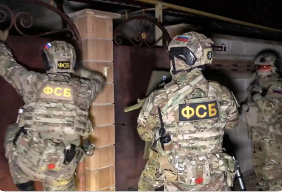 اعتقال امرأتين بتهمة التجسس لصالح المخابرات الأوكرانية في خيرسون