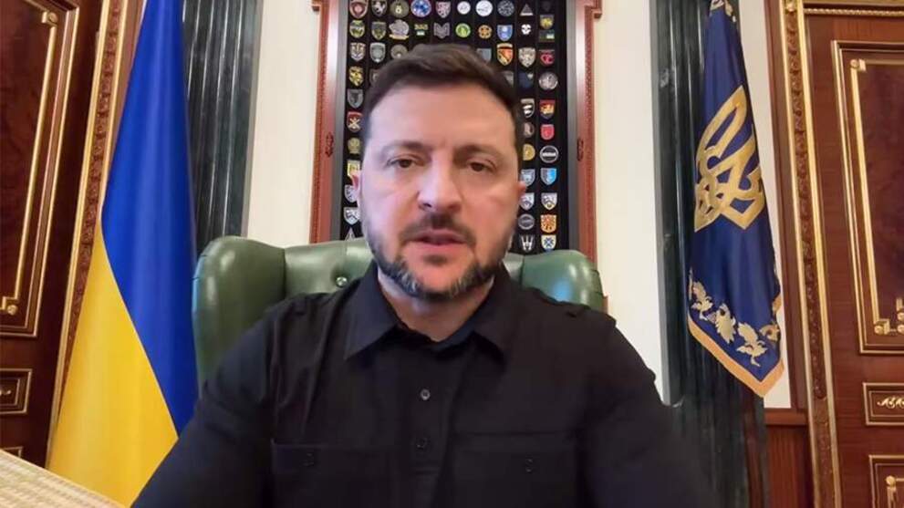 صحيفة أوكرانية: اسم زيلينسكي يطفو على سطح مستنقع قضية الفساد الأخيرة