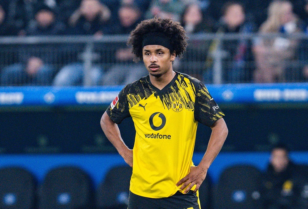 فرض غرامة ضخمة على كريم أديمي لاعب بوروسيا دورتموند بسبب "حيازة أسلحة"