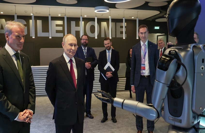 بوتين: استخدام الذكاء الاصطناعي في التحكيم يجعل الرياضة أكثر شفافية وعدالة (فيديو)