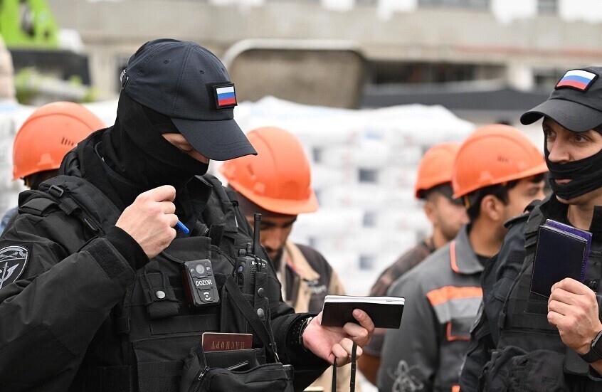 روسيا.. ضبط أكثر من 128 ألف انتهاك لقوانين الهجرة منذ بداية العام