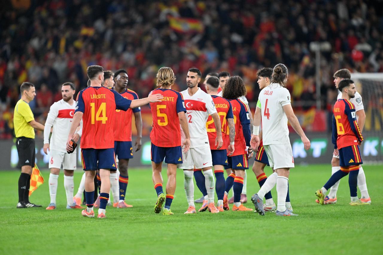 العثور على مقتنيات المنتخب التركي المسروقة بعد مباراة إسبانيا