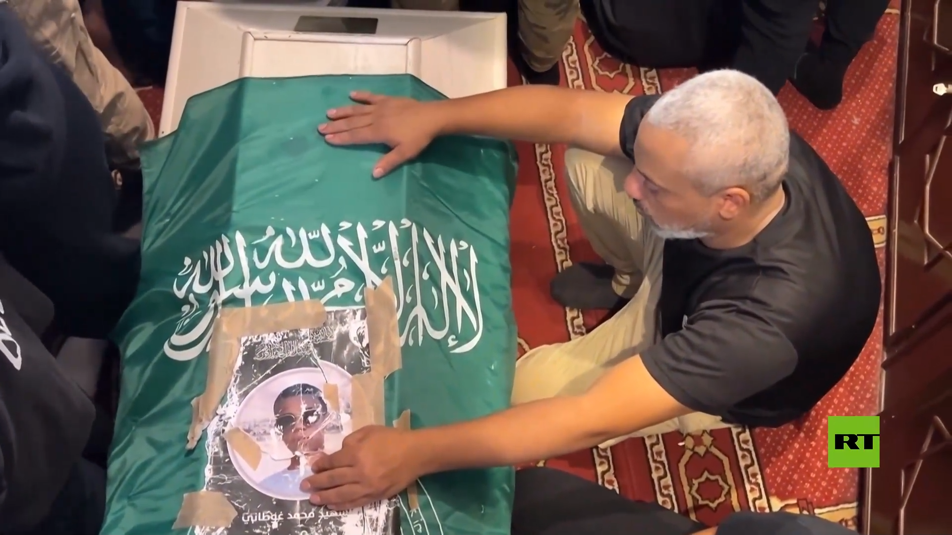 تشييع ضحايا القصف الإسرائيلي على مخيم عين الحلوة جنوب لبنان