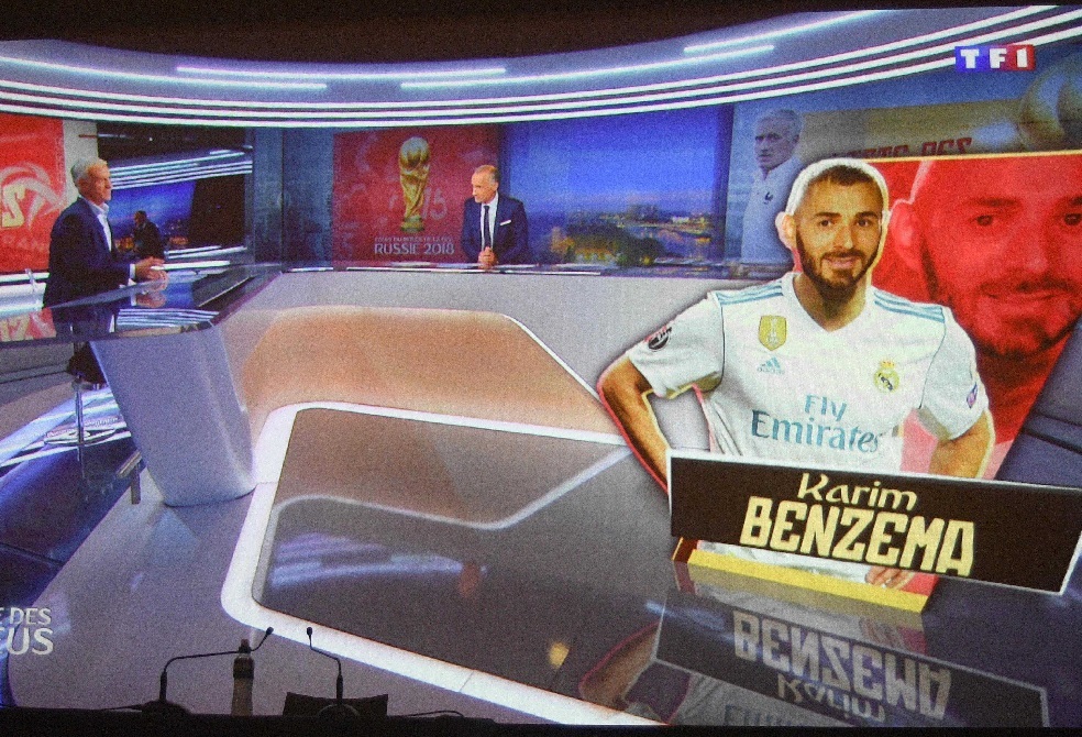 ديشامب يكشف أمام المحكمة رسائل سرية مع بنزيما بعد استبعاده من مونديال 2022