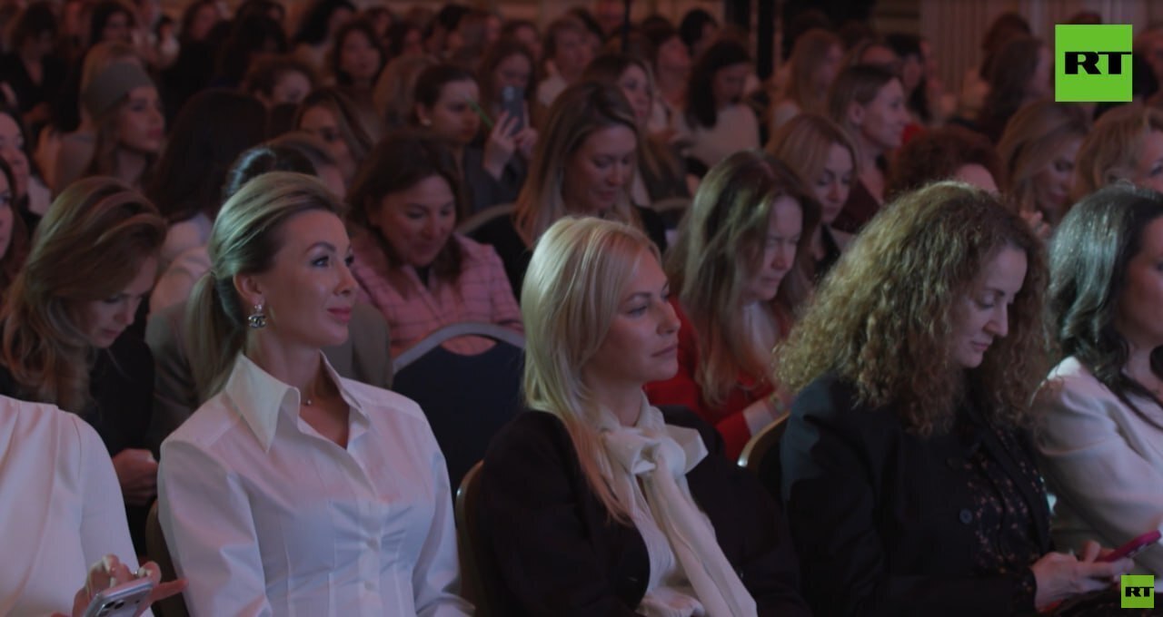 أكثر من 1000 سيدة في منتدى "أجنحة المرأة" بموسكو.. مساحة للإلهام وإعادة اكتشاف الذات