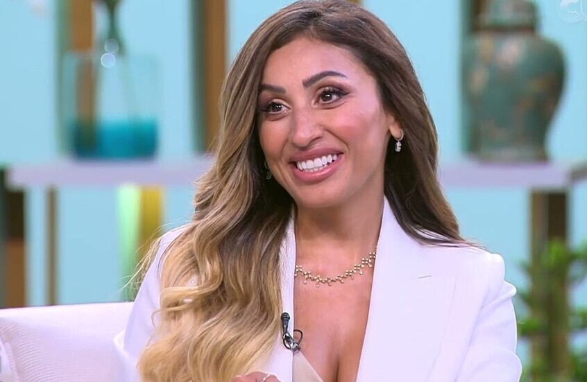 مصر.. دينا الشربيني تلاحق صفحات فيسبوك بعد أزمة طلاق كريم محمود عبد العزيز