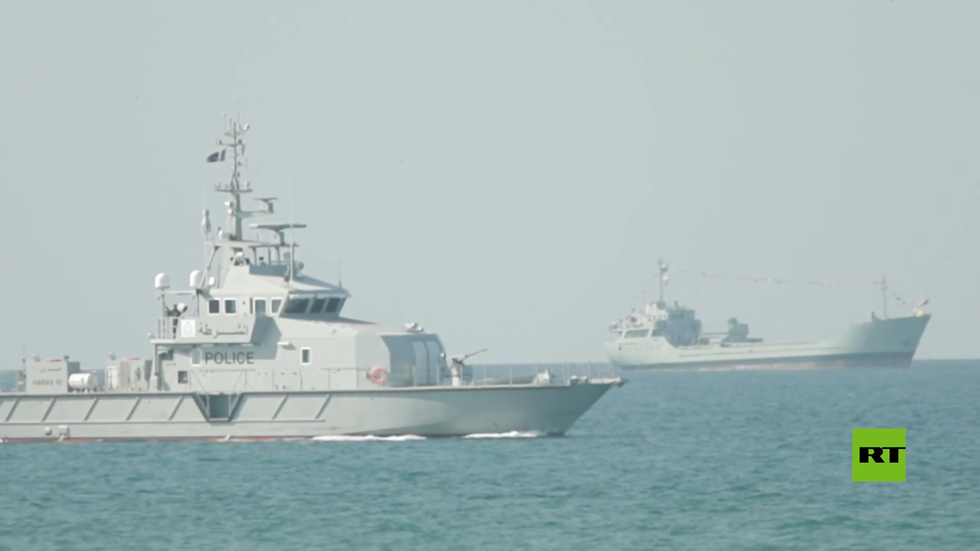 استعراض بحري للأسطول العماني في إطار الاحتفالات باليوم الوطني