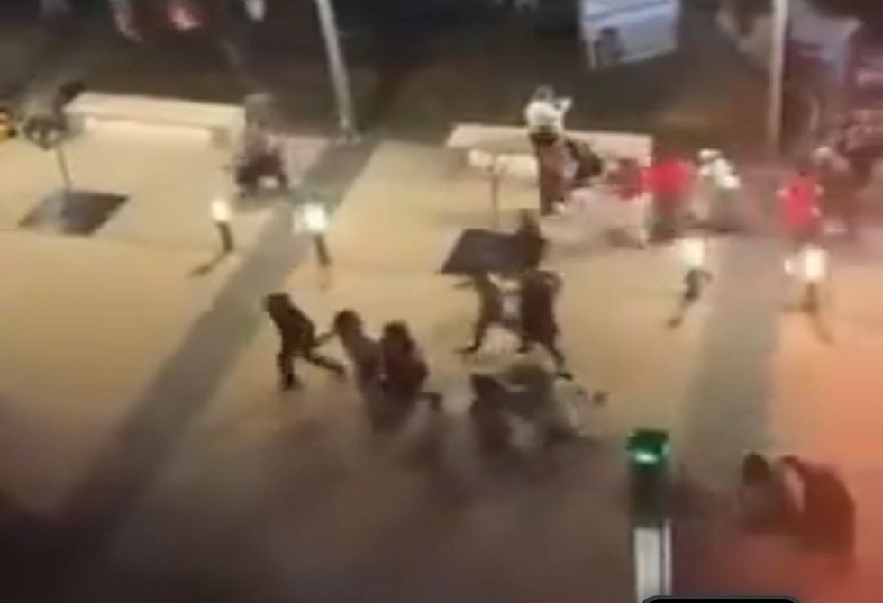 إصابات خطيرة في عيارات نارية خلال حفل إضاءة شجرة الميلاد في كونكورد الأمريكية (فيديوهات)