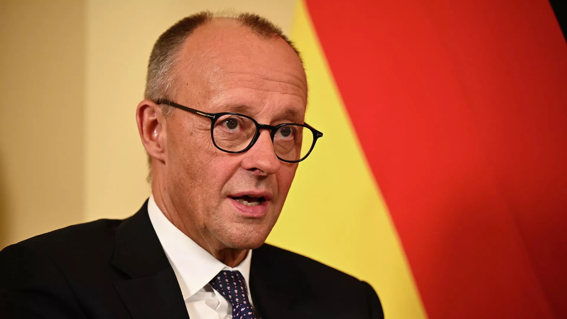 ميرتس: هناك فرصة لإنهاء الصراع في أوكرانيا لكن الحل النهائي لا يزال  بعيدا