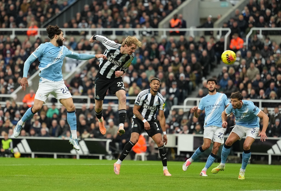 نيوكاسل يونايتد يفاجئ مانشستر سيتي (فيديو)