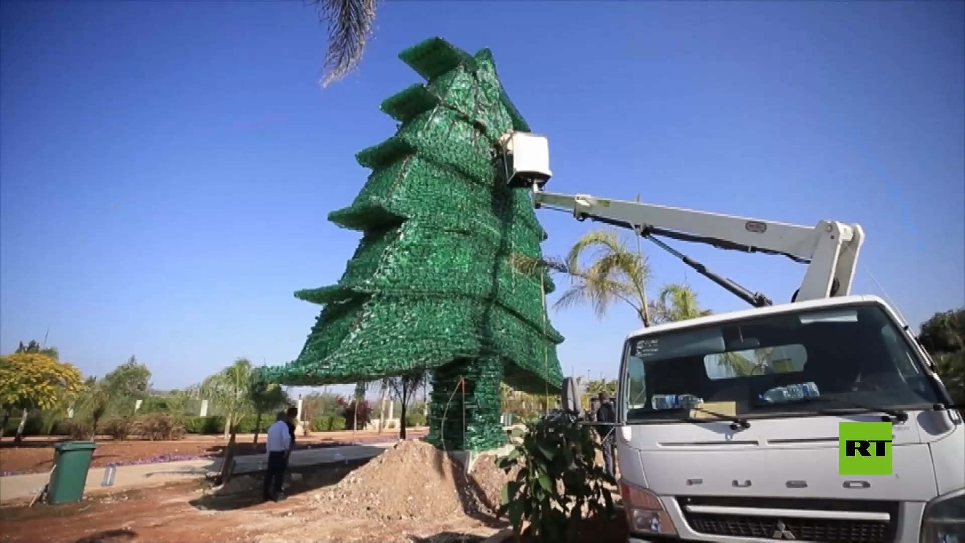 شاهد.. أكبر مجسم لرمز لبنان يرشح لدخول موسوعة غينيس