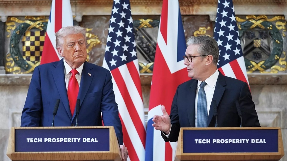 ستارمر وترامب يبحثان عملية التسوية السلمية في أوكرانيا