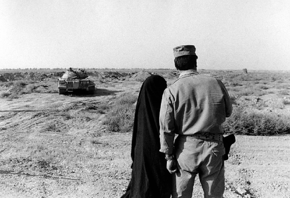 إيران تُشيّع رفات 300 جندي مجهولي الهوية قُتلوا خلال الحرب مع العراق (فيديوهات)