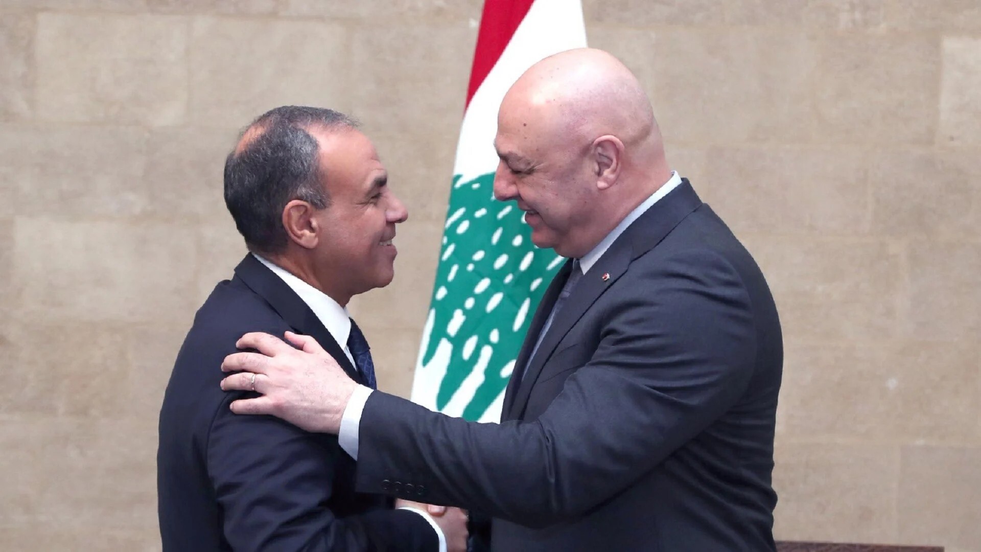 وزير الخارجية المصري: ندعم مبادرة الرئيس اللبناني حول الجيش