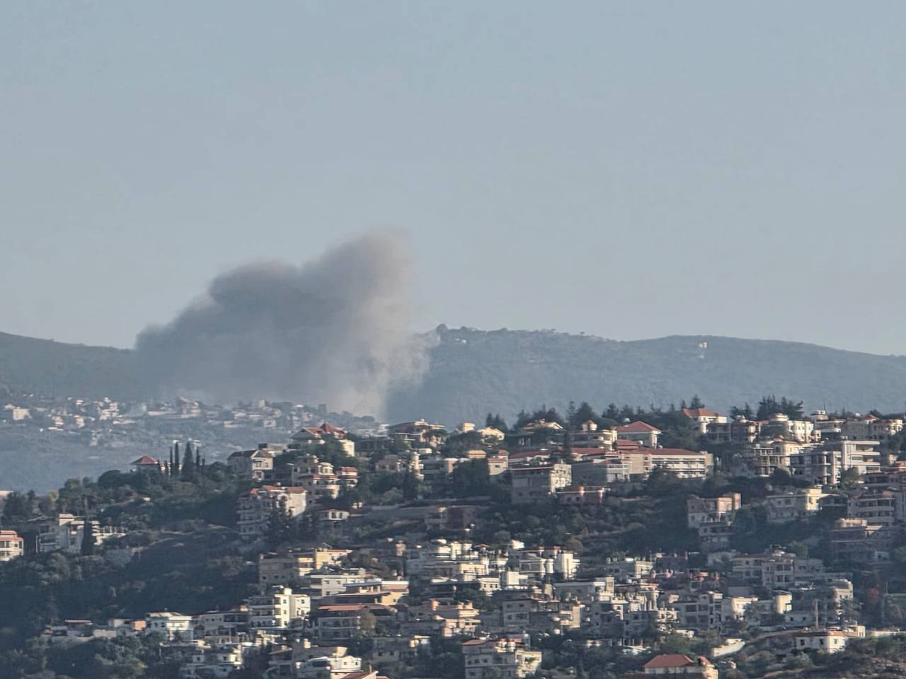 الجيش الإسرائيلي ينفذ غارات على جنوب لبنان (فيديو + صور)