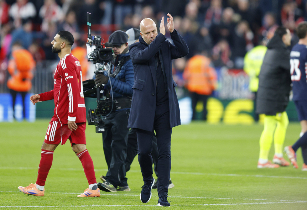 سلوت يطلق تصريحا مفاجئا بعد الخسارة الثقيلة لليفربول أمام أيندهوفن