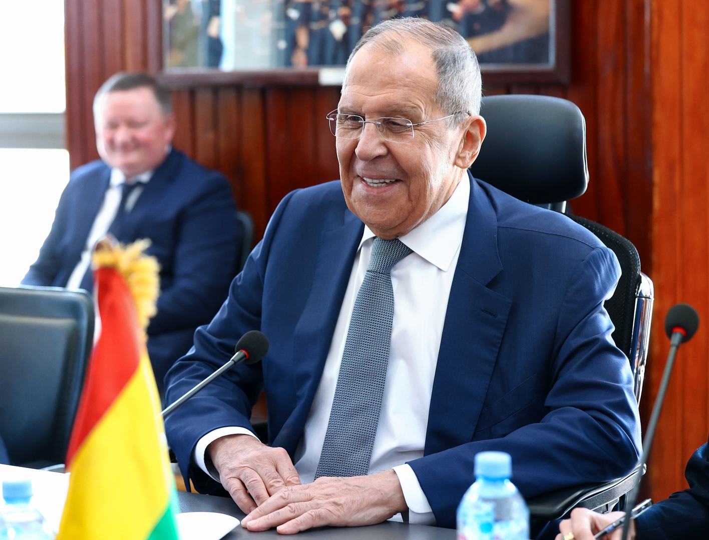 بوتين يكذّب أنباء زعمت بتعرض لافروف للتهميش