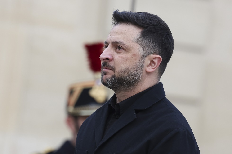 مستشار سابق للبنتاغون يتحدث عن استعدادات لانقلاب عسكري في أوكرانيا للإطاحة بزيلينسكي