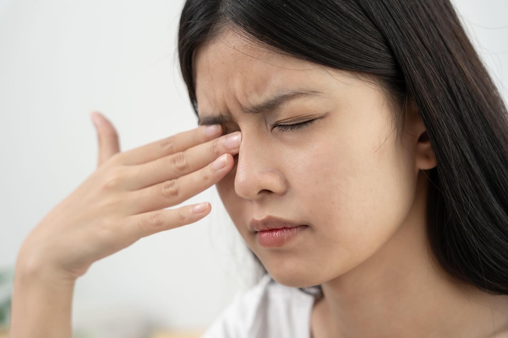 عادة بسيطة تقلل أحد أعراض الحساسية الموسمية