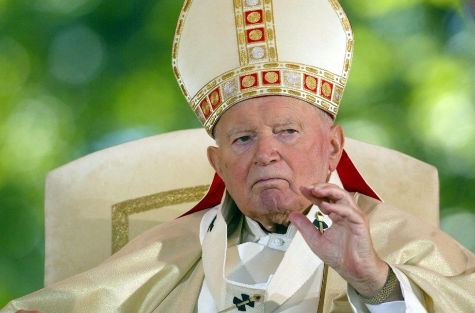 مطلق النار على البابا يوحنا بولس الثاني الراحل يأمل في مقابلة خلفه ليو الرابع عشر