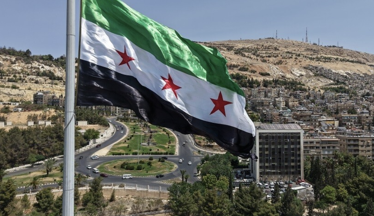 منظمة حظر الأسلحة الكيميائية تفوض مجلسها التنفيذي بمراجعة قرار تعليق حقوق سوريا